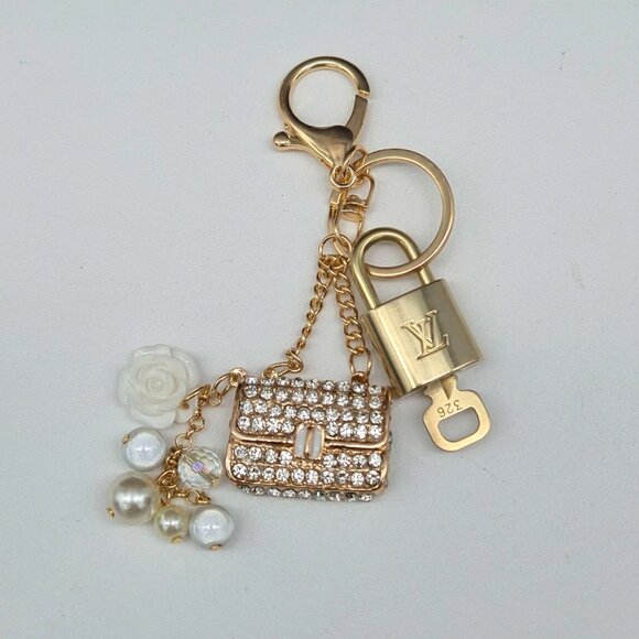 Authentic Louis Vuitton Lock & Key with unbranded Rhinestone Bag Keycharm - Picture 1 of 8